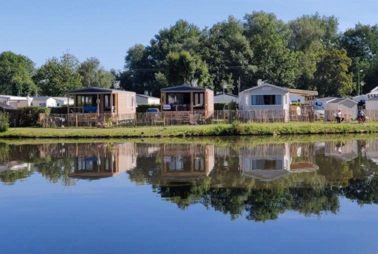 Camping La Garenne De Moncourt 뤼 외부 사진