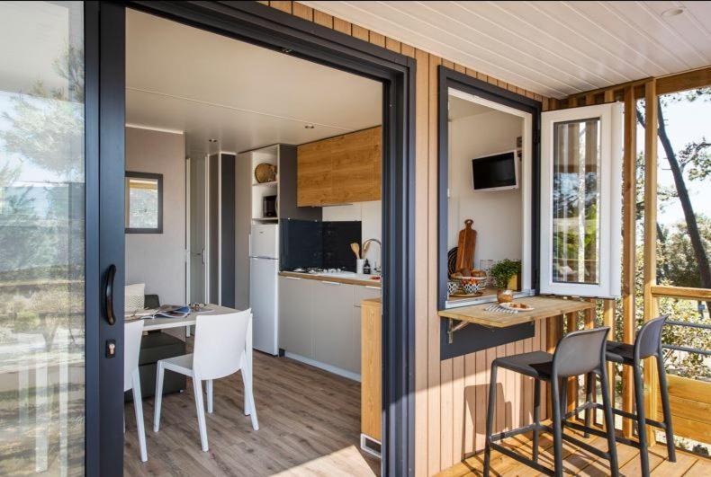 Camping La Garenne De Moncourt 뤼 외부 사진