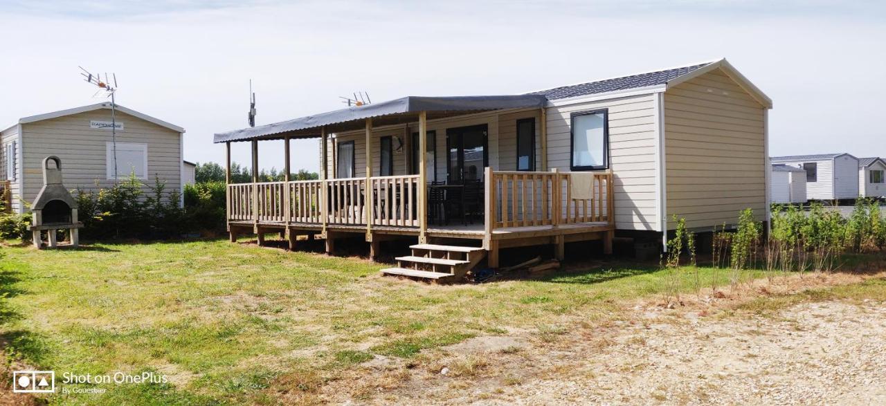 Camping La Garenne De Moncourt 뤼 외부 사진