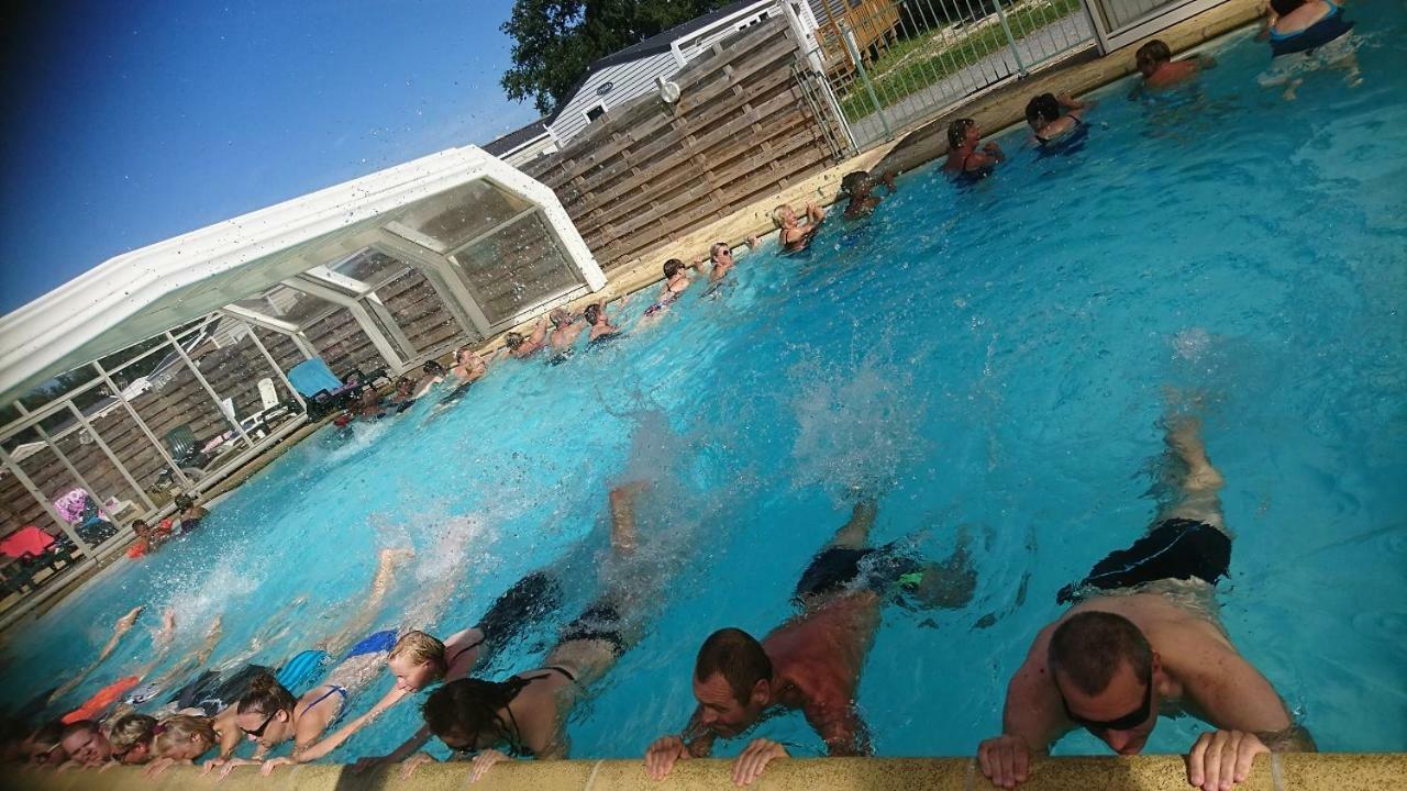 Camping La Garenne De Moncourt 뤼 외부 사진